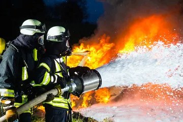 Sistema de combate a incendio diluvio